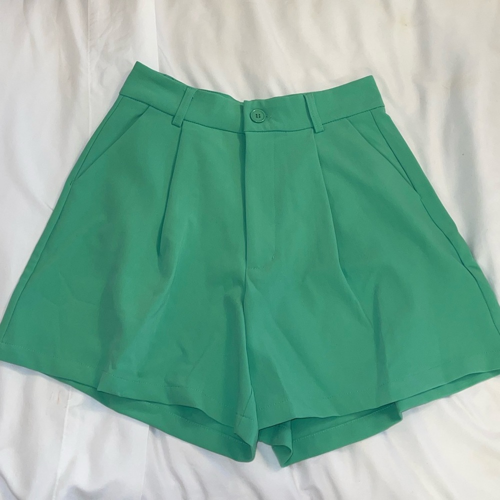 NWOT DANIELLE BERNSTEIN SHORTS